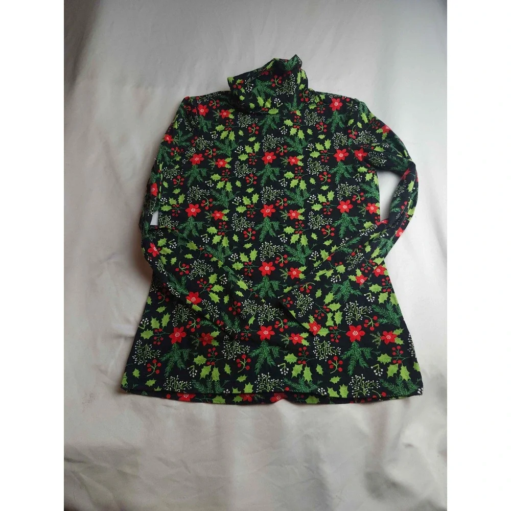 Jones & Co Jones New York Christmas Poinsettia Holly Turtleneck Top Womens S/P
